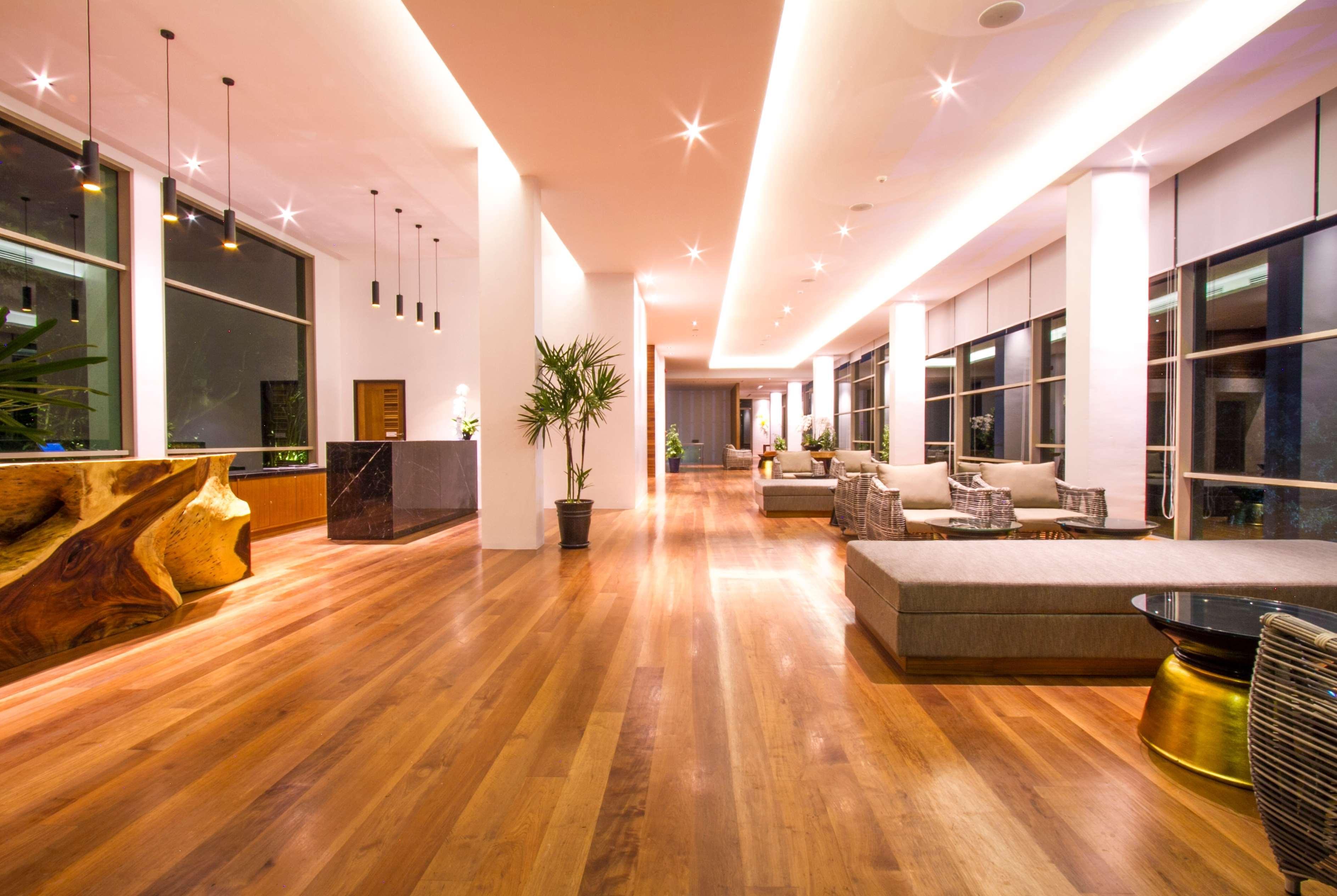 ホテル ウィンダム グランド プーケット カリム ベイ パトン エクステリア 写真 The interior of the lounge