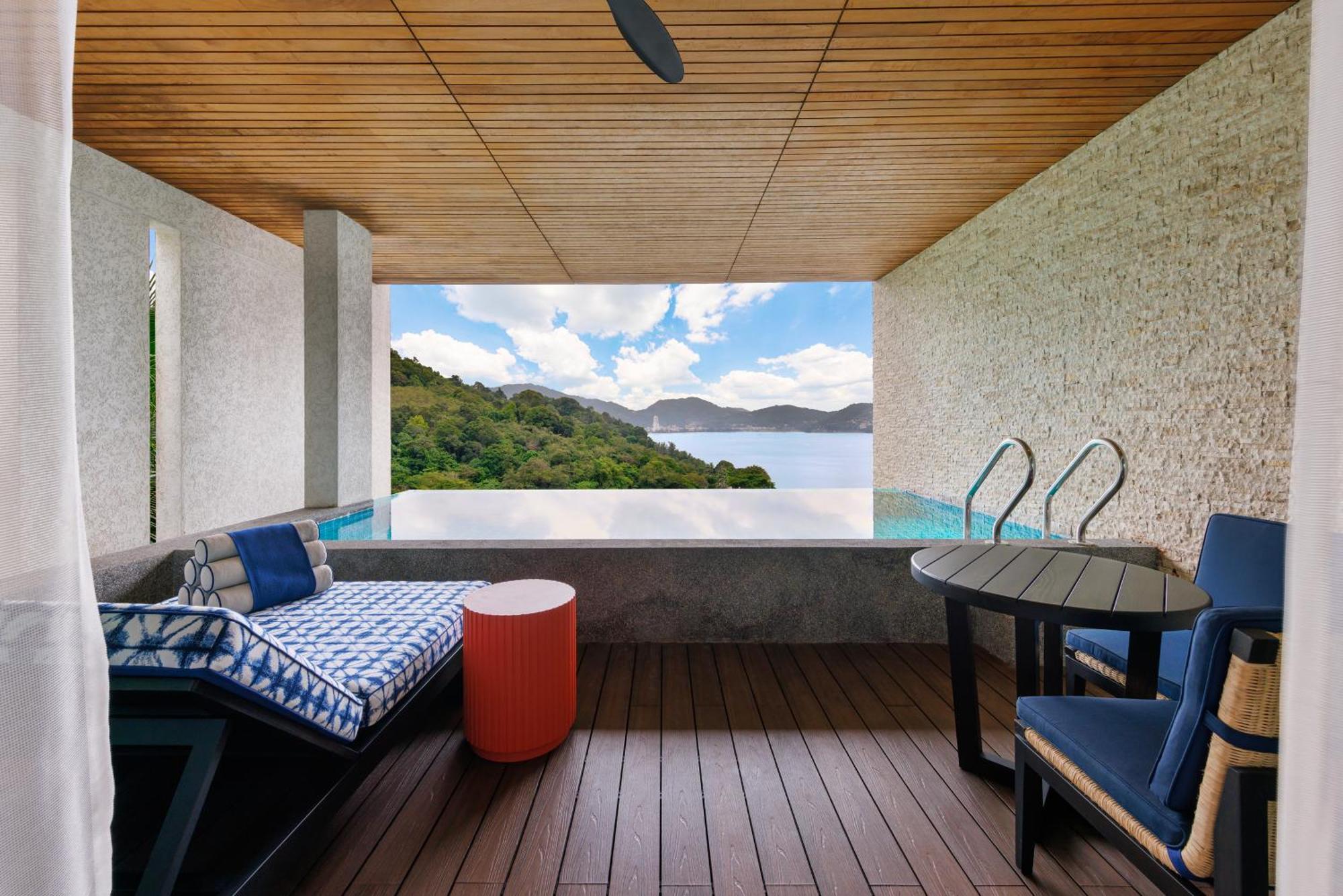 ホテル ウィンダム グランド プーケット カリム ベイ パトン エクステリア 写真 The view from a guest room at the hotel